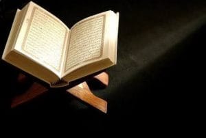 Keutamaan Menghafal Al Quran Bagi Umat Muslim